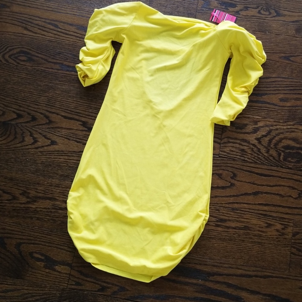 NWT Yellow Stretch Padded Shoulder Rouched Tunic